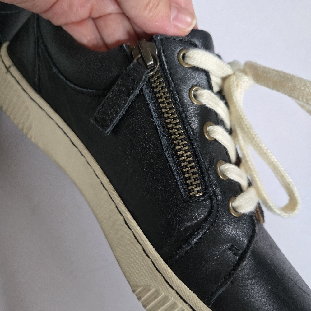 Born Black Leather Low-Top Sneakers with Cream Laces - Picture 2 of 9